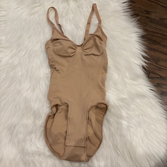 Skims Seamless Sculpt Brief Bodysuit S/M New - Picture 5 of 6